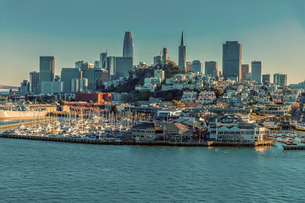 Skyline en haven van San Francisco