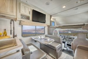 Dinette El Monte C-Large camper