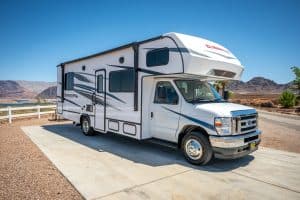 Vooraanzicht El Monte C-Large camper