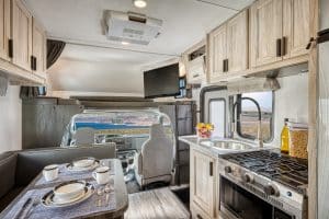 Woonruimte El Monte C-Medium camper