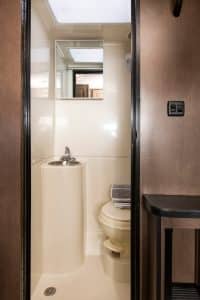 Cruise America C21 badkamer