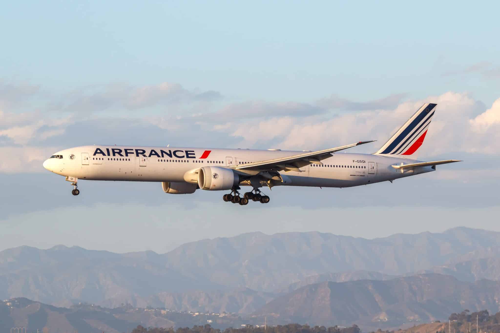 Air France vliegtuig bij landing richting Amerika