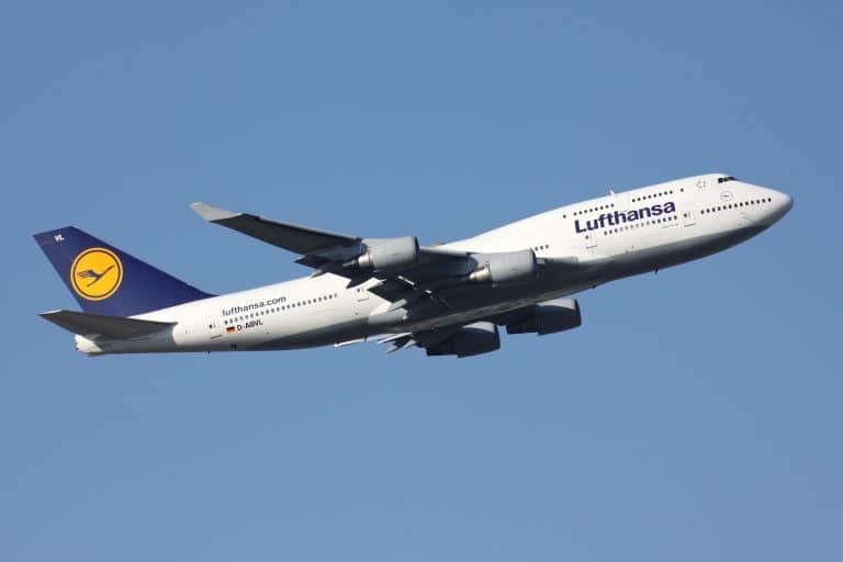 Lufthansa Boeing 747 vliegtuig in vlucht