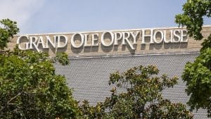 Detail van de gevel van de Grand Ole Opry in Nashville, Tennessee