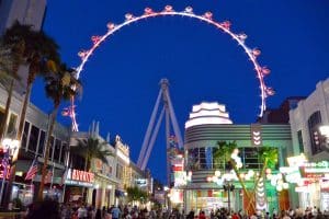 High Roller reuzenrad bij avond in Las Vegas, Nevada