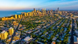 Route 66 van Chicago naar Albuquerque: Skyline van Chicago aan Lake Michigan gezien vanuit de lucht
