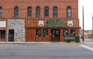 Gevel van Hoppers Pub langs Route 66 in Rolla Missouri