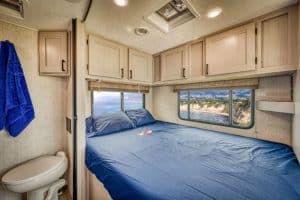Interieur Road Bear RV C26-28 met slaapruimte