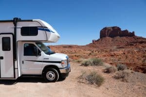Road Bear C29-31 camper in woestijnomgeving