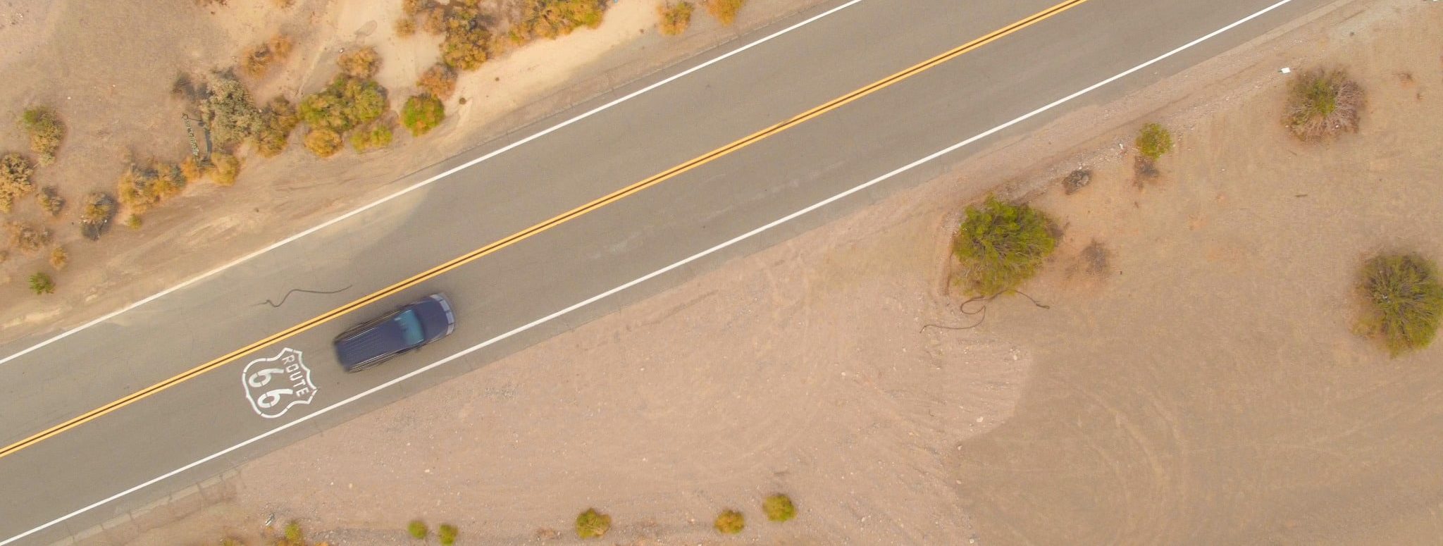 Route 66 Arizona door woestijn van bovenaf