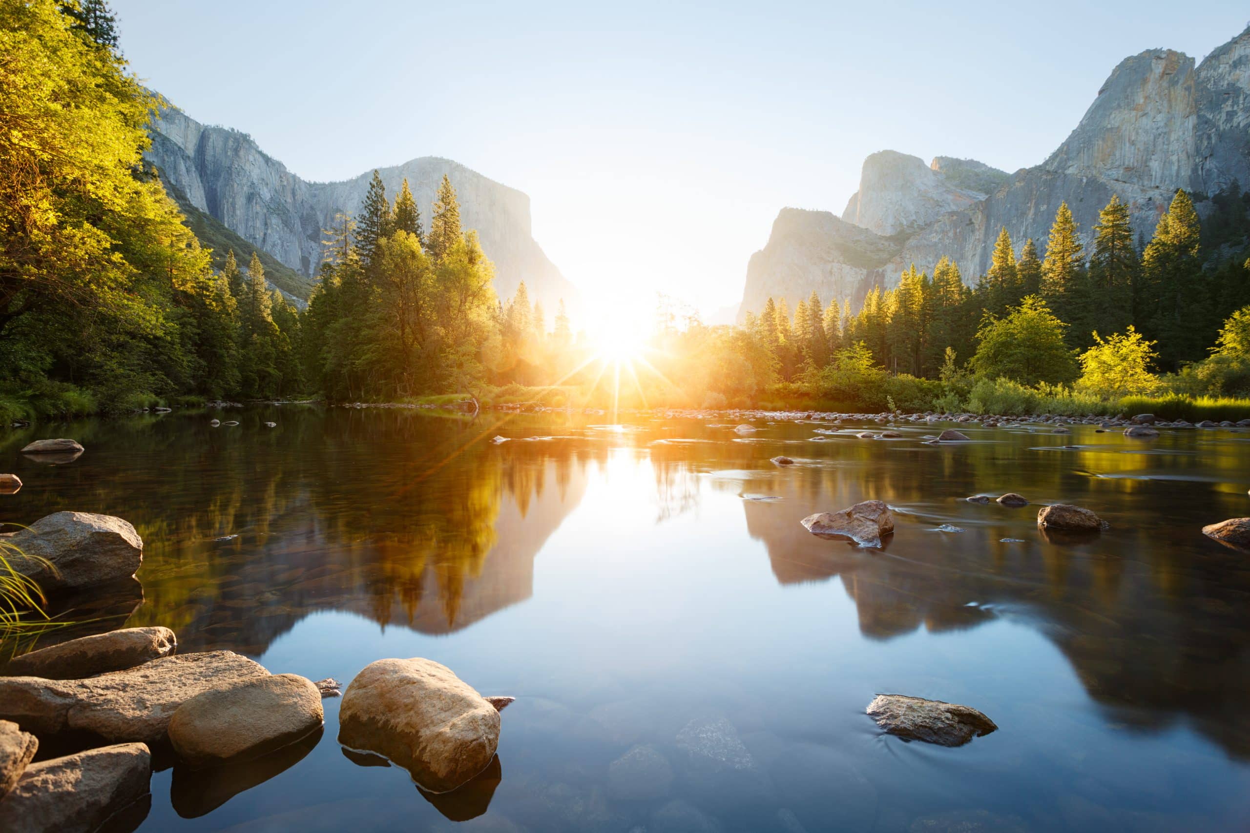 Yosemite Valley in Californië bij zonsopkomst