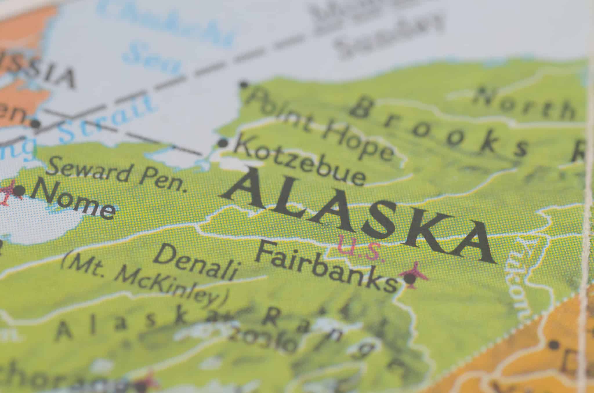 Kaart van Alaska met plaatsnamen en regio’s