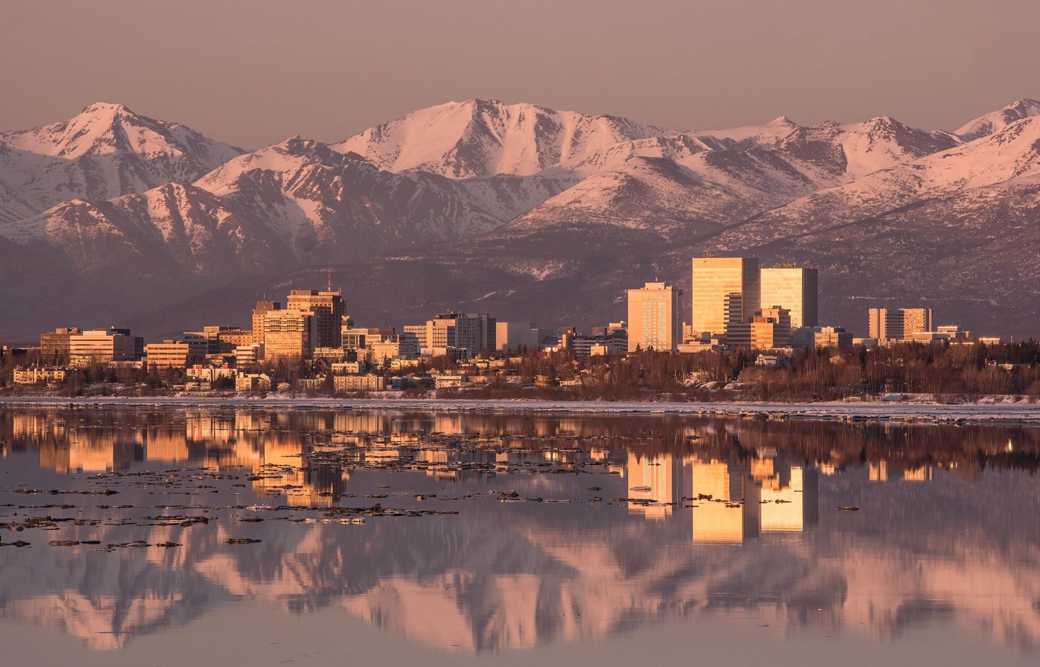 Skyline reflectie Anchorage Alaska 2 bewerken