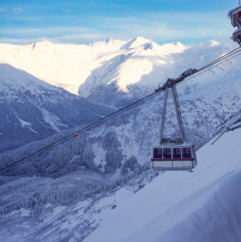 Kabelbaan bergen Girdwood Alaska voor bewerken