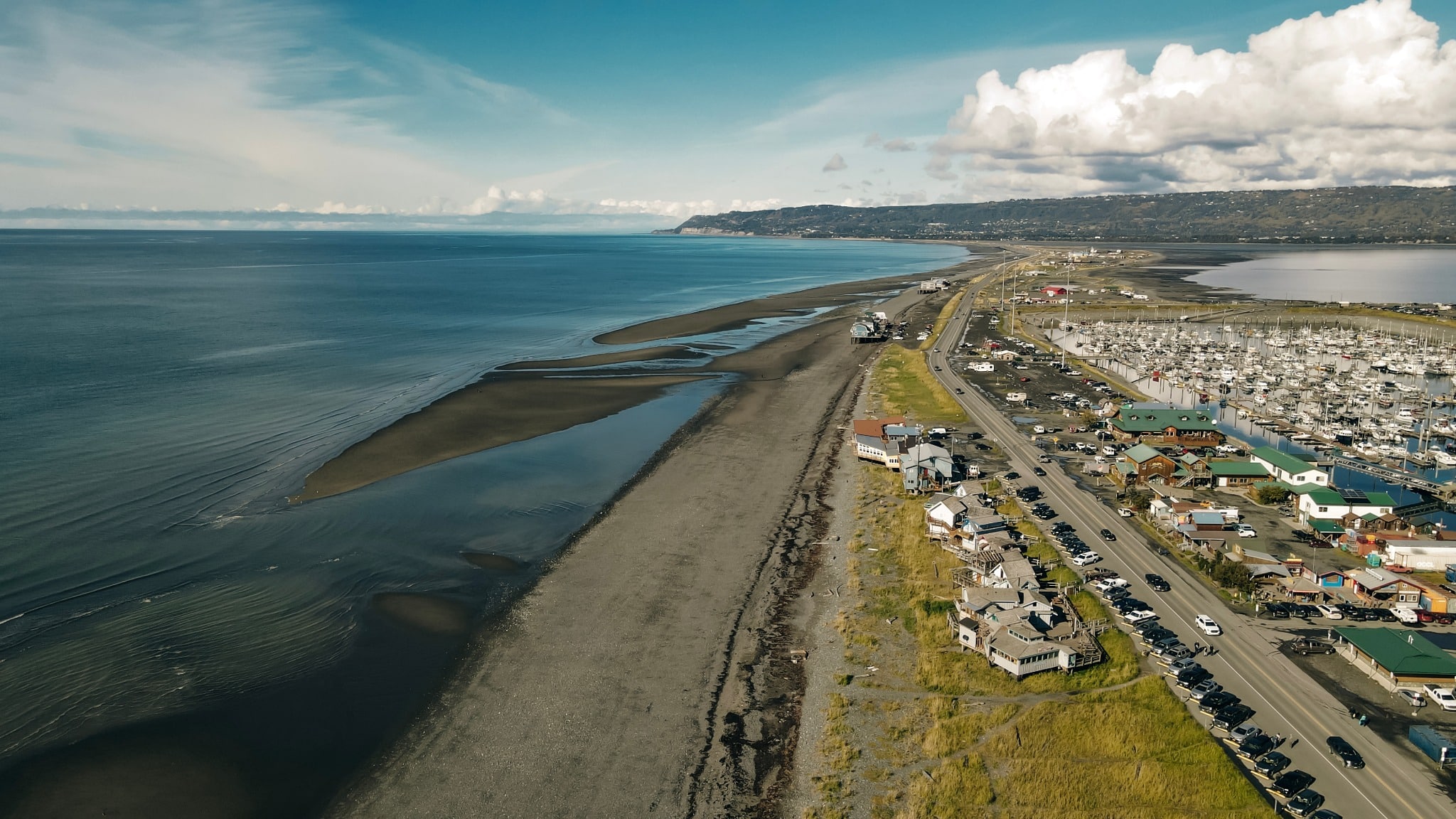 Luchtfoto Homer Spit kust en haven Alaska