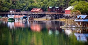 Houten huizen op palen Homer Alaska