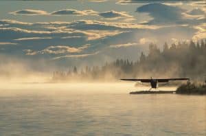 Watervliegtuig in mist Homer Alaska