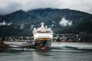 Cruiseschip in haven van Juneau Alaska