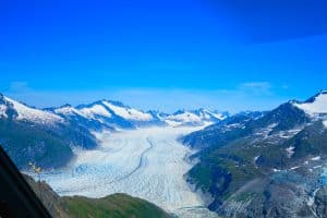 Gletsjerlandschap bij Juneau Alaska vanuit de lucht