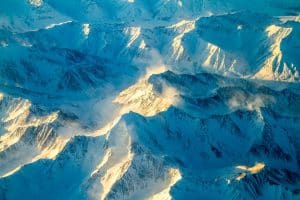 Sneeuwbergen bij Nome Alaska vanuit lucht