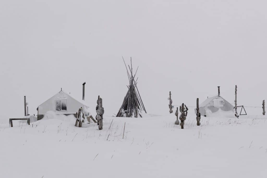 Sneeuwkamp in Nome Alaska met tenten