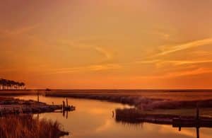 Moeras en waterlandschap bij zonsondergang in Alabama