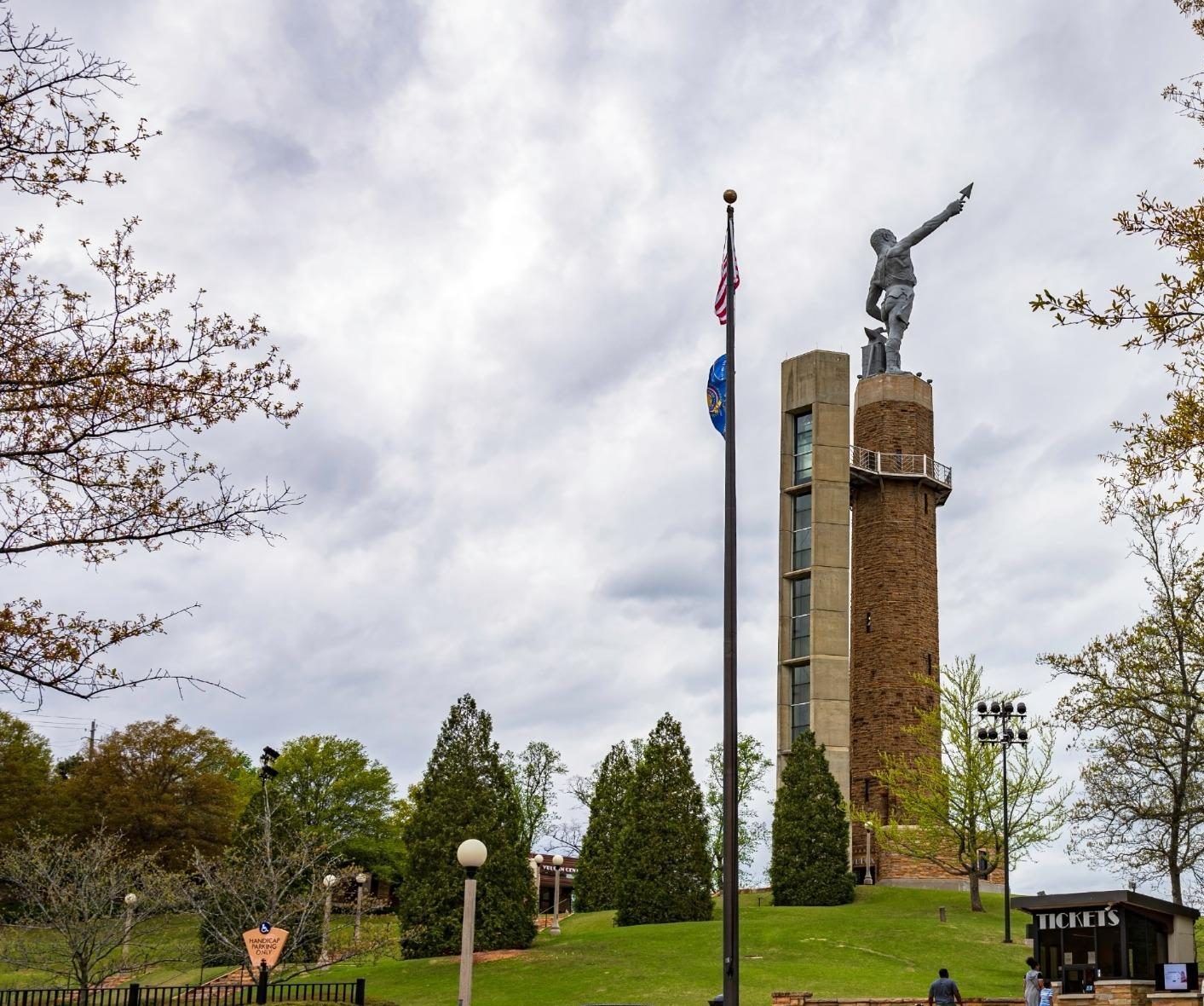 Vulcan Park monument in Birmingham Alabama met toren