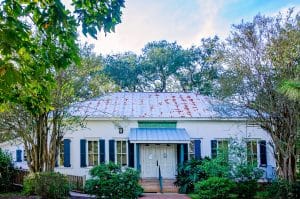 Historisch gebouw met veranda in Fairhope Alabama