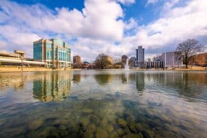 Huntsville Big Spring Park vijver gebouwen