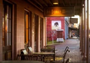 Ingang St James Hotel Selma Alabama straatbeeld