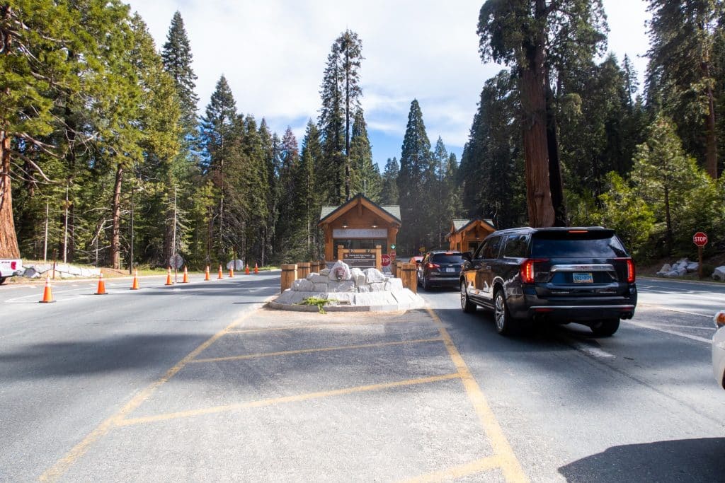 Ingang Kings Canyon National Park met auto