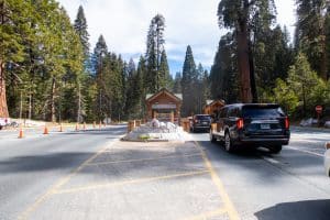 Ingang Kings Canyon National Park met auto