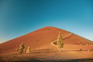 Lassen Volcanic National Park lavakoepel met pad
