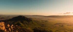 San Luis Obispo grasland en heuvels bij daglicht