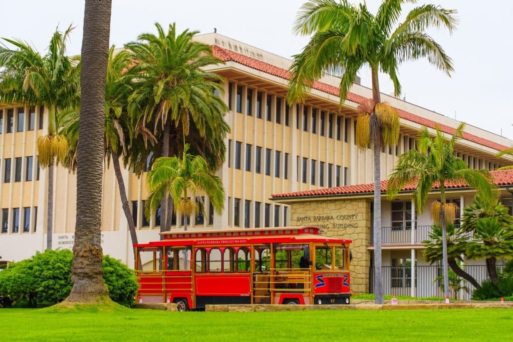 Santa Barbara overheidsgebouw palmboom trolley