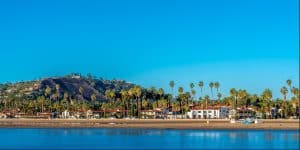 Santa Barbara strand palmbomen kustlijn