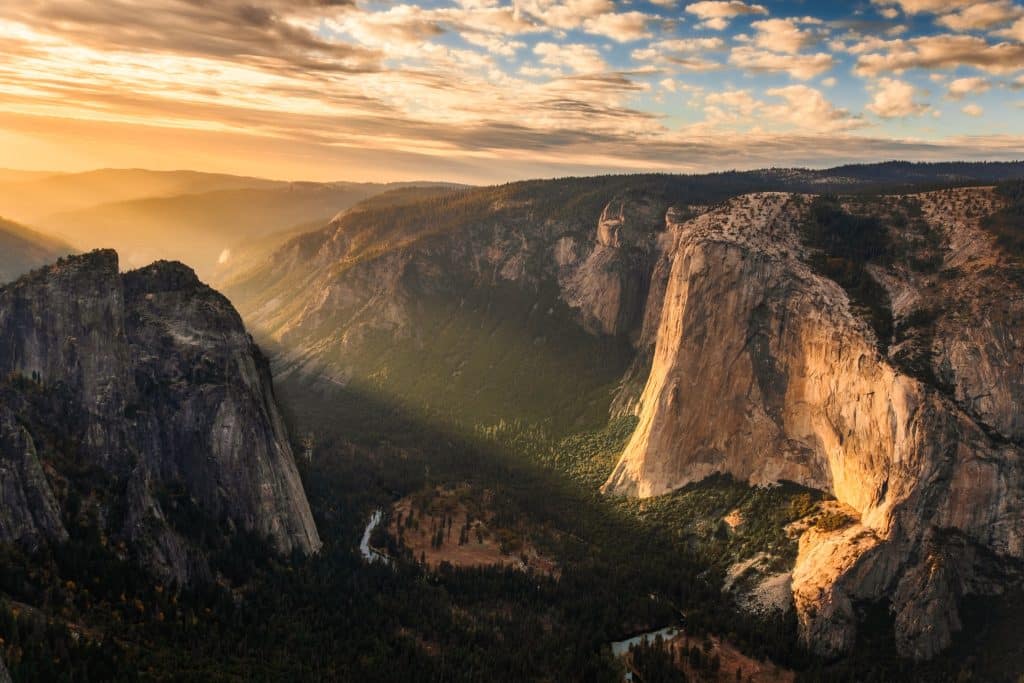 Granieten bergen bij zonsondergang Yosemite National Park