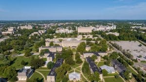 Luchtfoto van Indiana University campus in Bloomington.