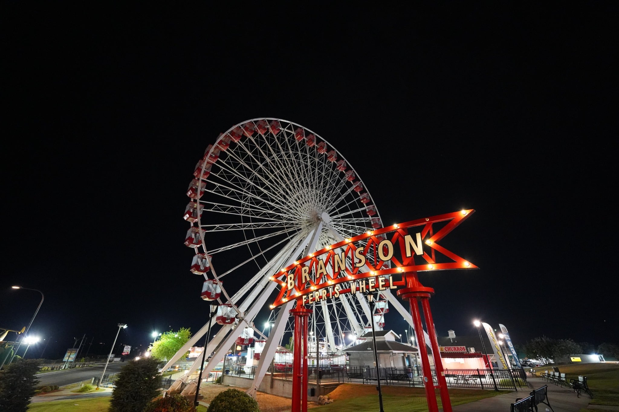 Branson Ferris Wheel verlicht in Missouri bij nacht