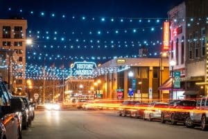 Route 66 History Museum in Springfield Missouri bij avond