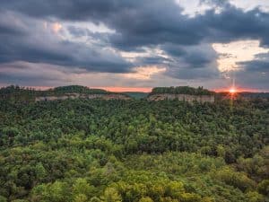 Zonsondergang boven Red River Gorge in Kentucky